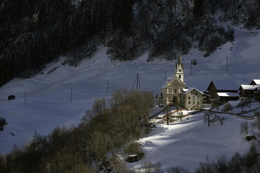 Hotel Restaurant La Furca Disentis Esterno foto