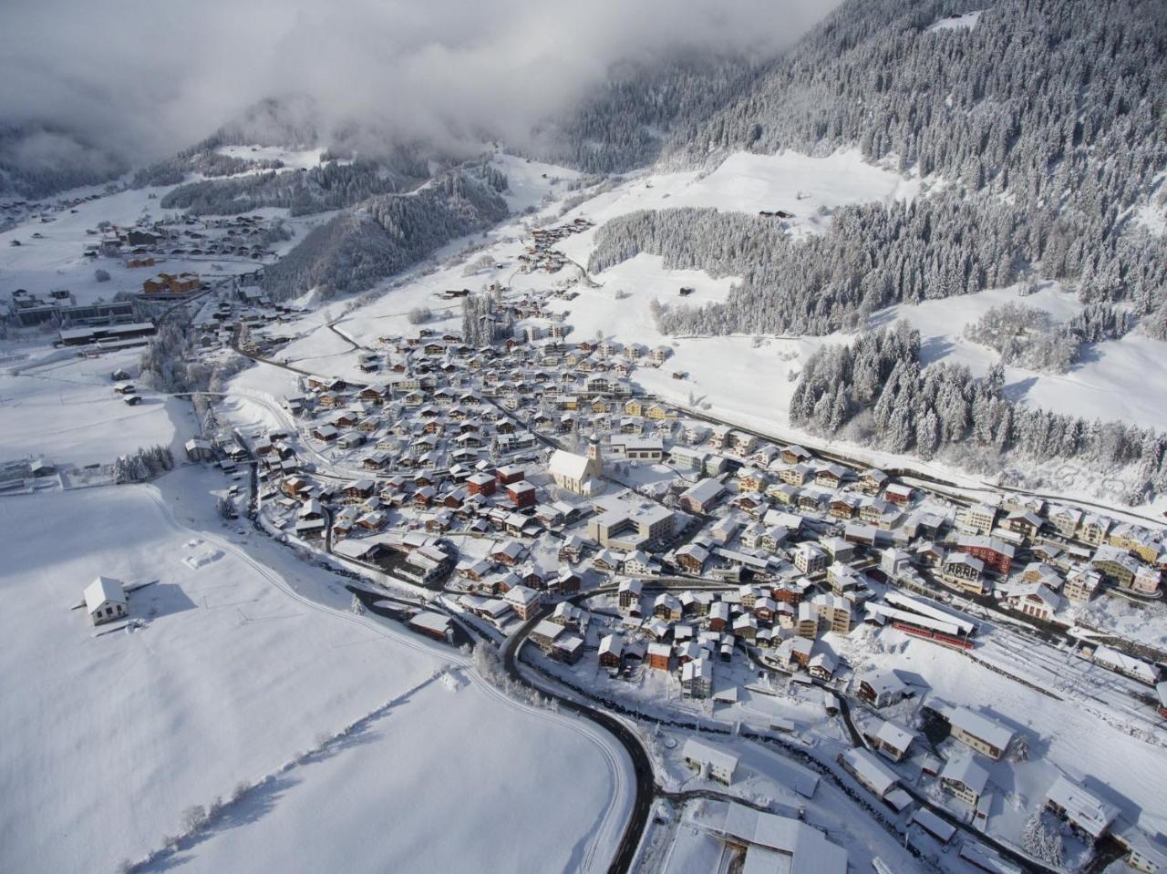 Hotel Restaurant La Furca Disentis Esterno foto